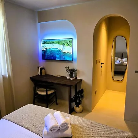 Bed & Breakfast C A S A B E A S T 4*