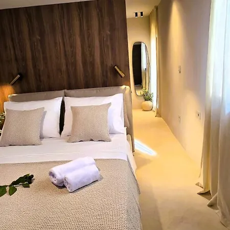 Bed & Breakfast C A S A B E A S T 4*