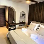 Bed & Breakfast C A S A B E A S T 4*
