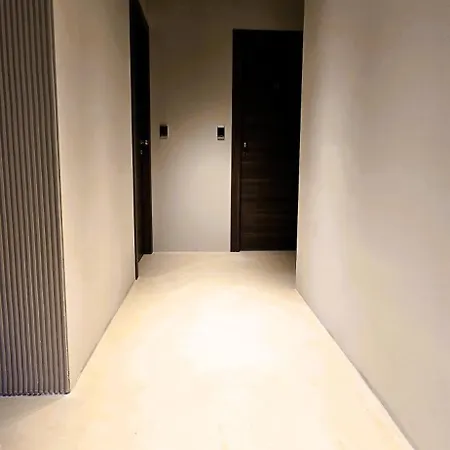 C A S A B E A S T 4* Split