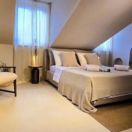 C A S A B E A S T Couette-café