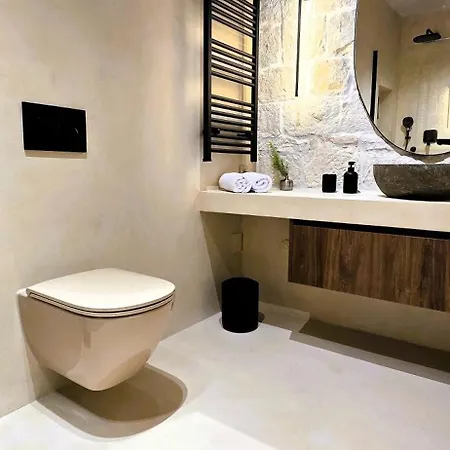 C A S A B E A S T Bed & Breakfast