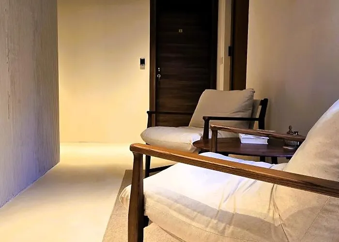 C A S A B E A S T Split