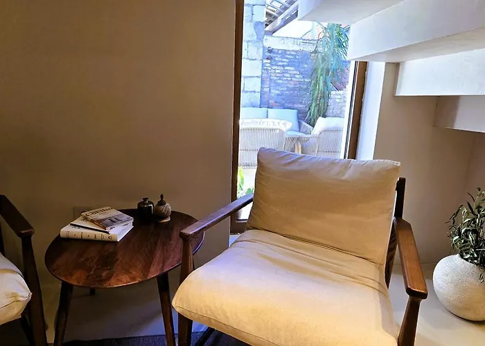 C A S A B E A S T 4*