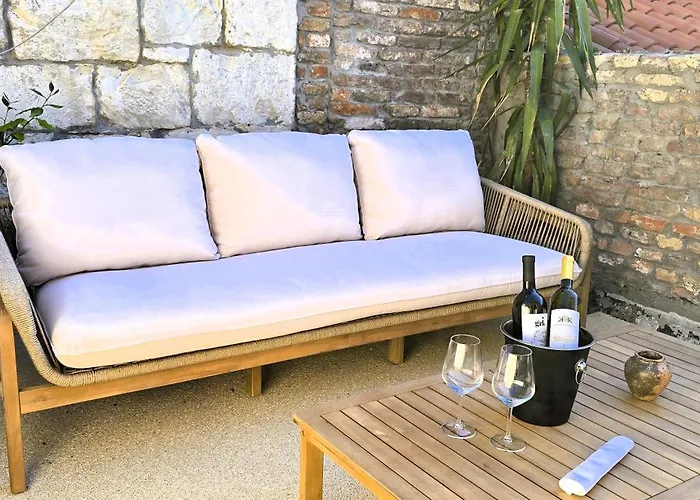 Oda ve Kahvaltı C A S A B E A S T