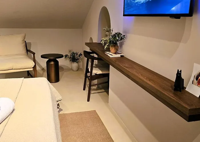 Bed & Breakfast C A S A B E A S T 4*