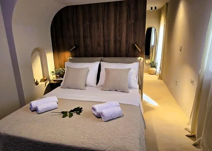 C A S A B E A S T 4* Split