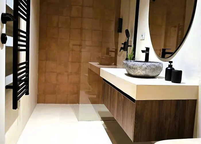 C A S A B E A S T Bed & Breakfast Split